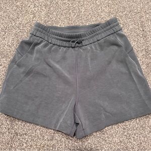 Lululemon Softstreme high rise shorts 4” Belgium Blue/Grayish color, Size 4